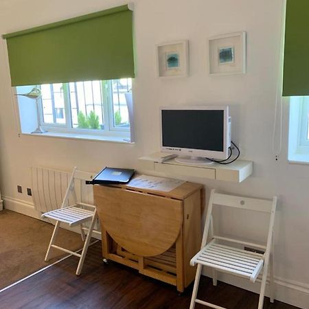 Between Piers, The Stylish Studio Flat In Cannon Place Hove Buitenkant foto