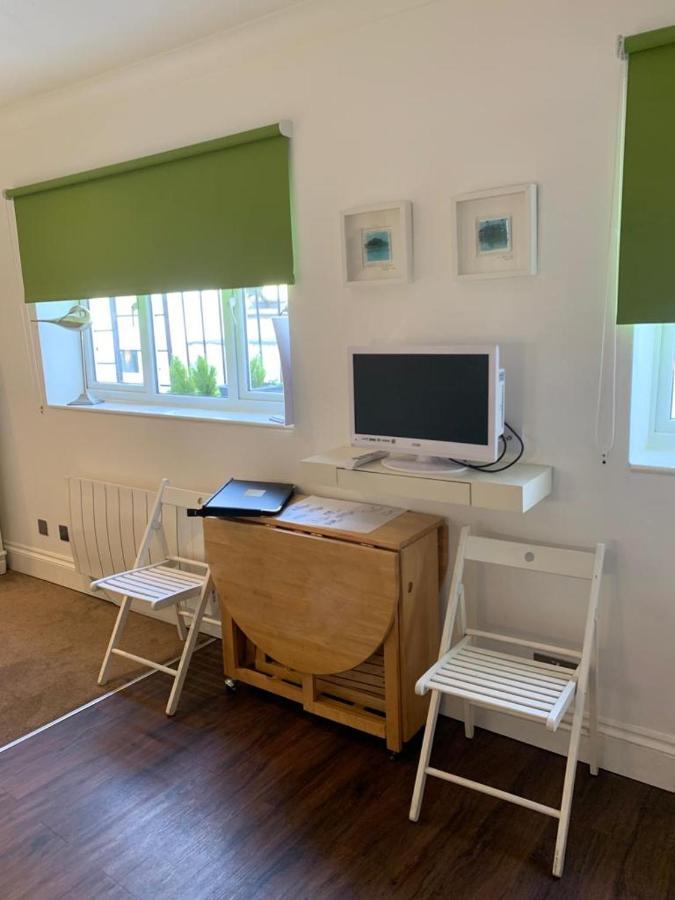 Between Piers, The Stylish Studio Flat In Cannon Place Hove Buitenkant foto