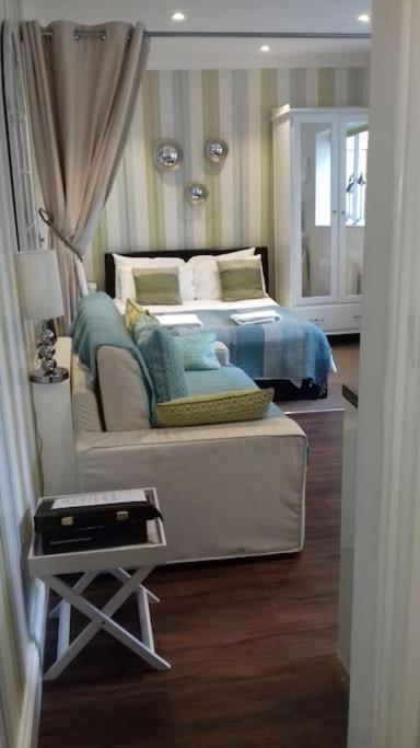 Between Piers, The Stylish Studio Flat In Cannon Place Hove Buitenkant foto