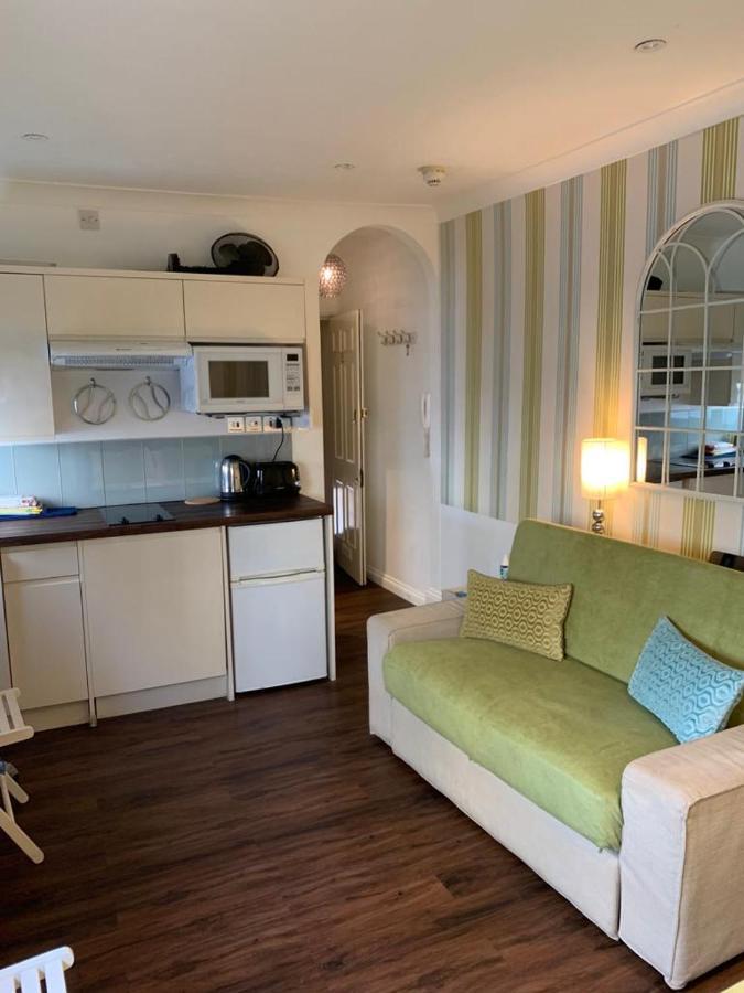 Between Piers, The Stylish Studio Flat In Cannon Place Hove Buitenkant foto